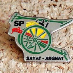 Pin's SAPEURS POMPIERS - POMPE des SP de SAYAT ARGNAT 63 - peint cloisonné - fabricant inconnu