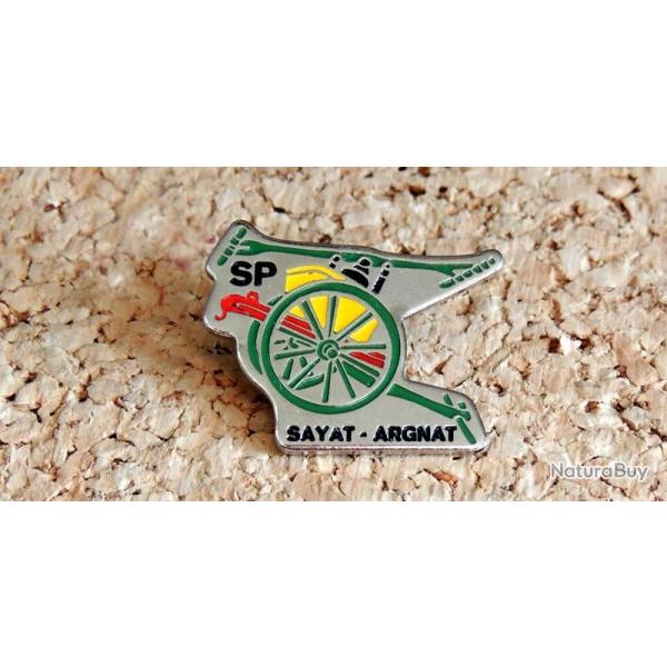 Pin's SAPEURS POMPIERS - POMPE des SP de SAYAT ARGNAT 63 - peint cloisonn - fabricant inconnu