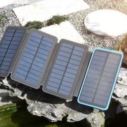 TOP ENCHERE - Chargeur solaire 25000 mAh avec 4 panneaux - Haute efficacité
