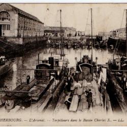 CPA - CHERBOURG - L'Arsenal - Torpilleurs dans le Bassin Charles X N°1221