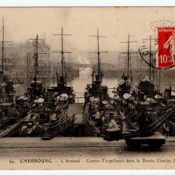CPA - CHERBOURG - L'Arsenal - Contre - Torpilleurs dans le Bassin Charles X N°1266