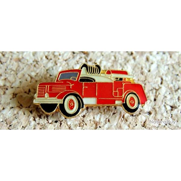 Pin's SAPEURS POMPIERS - Camion HOTCHKISS PS - verni poxy - fabricant inconnu