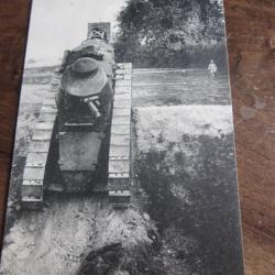 CP  TANK EN MANOEUVRE