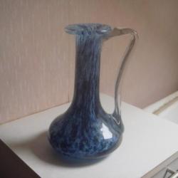 ancien vase aiguiere pate de verre hauteur 24 cm diamètre du fond 15 cm