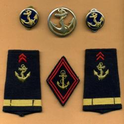 Lot Troupe de Marine -  insigne de béret + écusson + fourreaux d'épaules + insignes de col