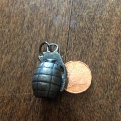 Grenade pendentif
