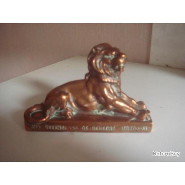 statuette lion en cuivre, ancien, hauteur 7 cm x 9,5 cm
