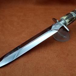 Exceptionnelle dague de chasse réalisée par la Forge du Brian