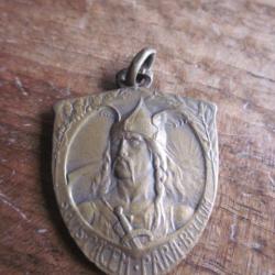 Ancienne médaille / pendentif Union vélocipédique de France UVF vélo