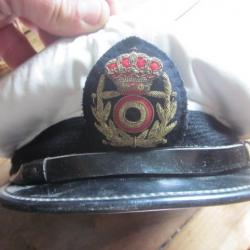 ancienne casquette de la marine belge  (navire école)  eccusson cannetille