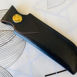Etui en croûte de cuir pour Couteau de poche Laguiole avec un manche de 12 cm.