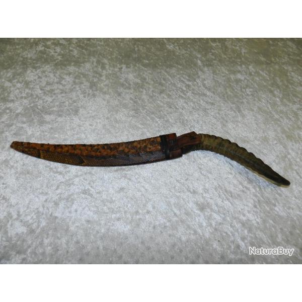 Ancien couteau Africain dague manche corne fourreau peau de serpent Afrique