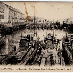 CPA - CHERBOURG - L'Arsenal - Torpilleurs dans le Bassin Charles X N°1225