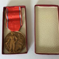 médaille de bronze - Syndicat des Entrepreneurs de Travaux Publics - France et Outre-Mer - 1961