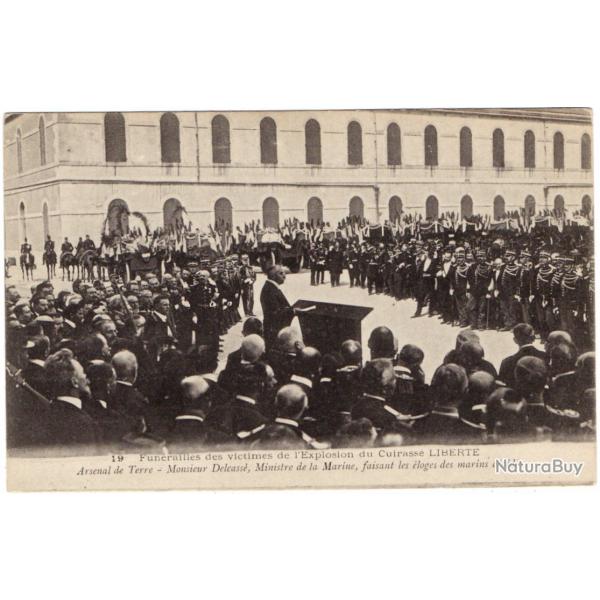 CPA - MARINE MILITAIRE - FUNRAILLES DES VICTIMES CATASTROPHE DU LIBERTE ARSENAL DE TERRE- N3218