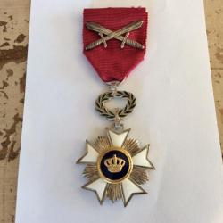 Croix de Chevalier - ruban aux glaives croisées - Ordre de la Couronne  (Léopold II - Belgique 1897)