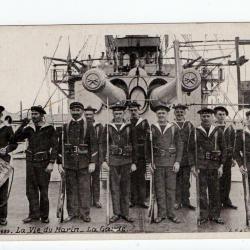 CPA - La vie du Marin - La Garde N°1220