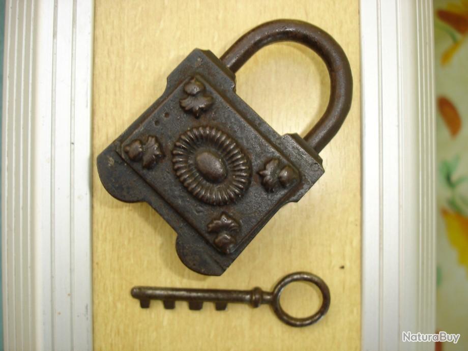 n°2 ANCIEN CADENAS  Abus  Avec 2 clef , serrure , coffre, clés, padlock former 