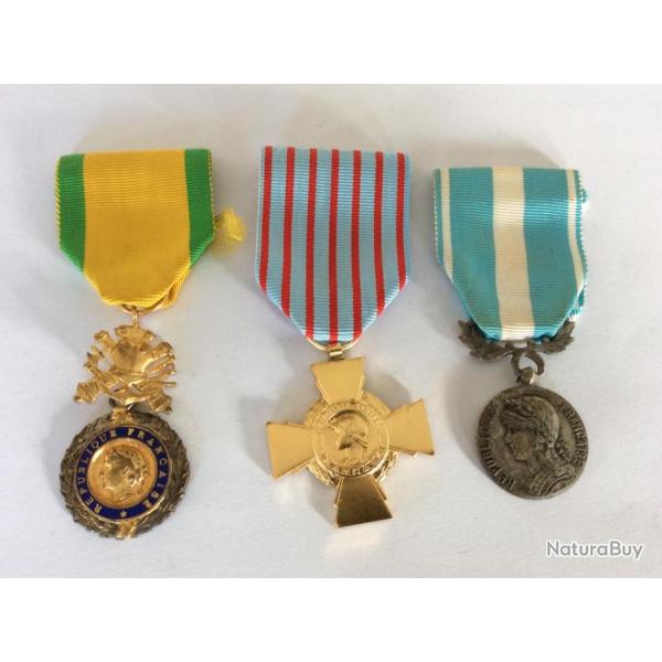 lot de 3 mdailles franaises  - Mdaille militaire / Mdaille d'Outre-Mer / Croix du Combattant