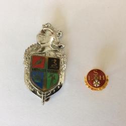 lot de 2 insignes - 1 Gendarmerie Antilles-Guyane & 1  Sté des membres de la Légion d'Honneur