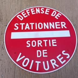 PANNEAU PVC RIGIDE : DEFENSE DE STATIONNER SORTIE DE VOITURES .