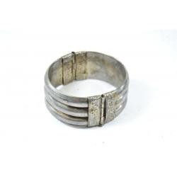 Ancien bracelet en métal argenté avec ouverture, a ...