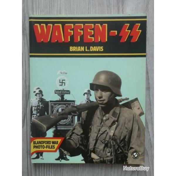 Livre Waffen SS par B.L. Davis et13