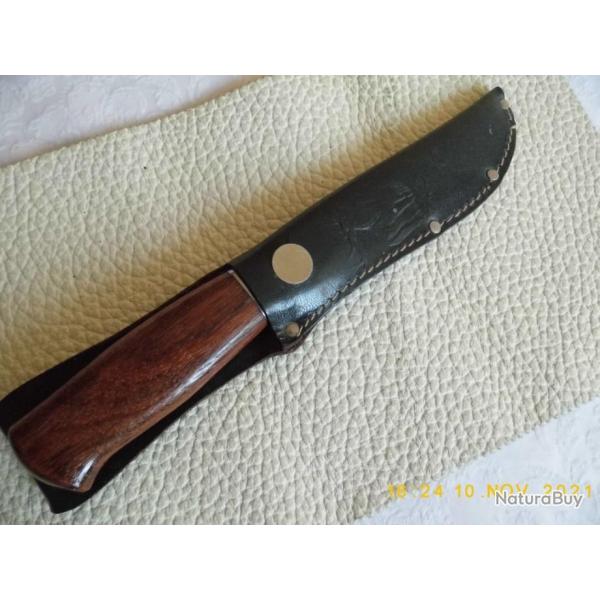 Brusletto "Hunter". Couteau de chasse de Norvge. Famous "Hunter" knife by Brusletto from Norway.