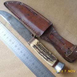 L'ancien couteau de chasse.Lame acier au carbone,manche cerf. Hunter's vintage knife.