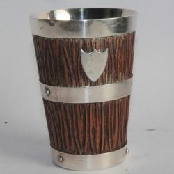 Gobelet de chasse bois sculpté