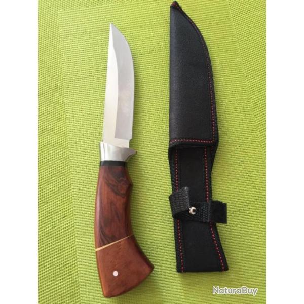 Couteau de chasse design original en tui