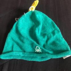 1 bonnet enfant 3 / 4 ans vert benetton