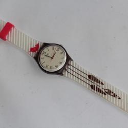 SWATCH Montre Swatch Uhrly GC116 Coucou Suisse