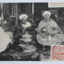 CPA Maroc Scènes et Types Marocains prenant le thé