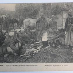 CPA Guerre 1914 Spahis marocains dans une ferme Ribecourt Oise