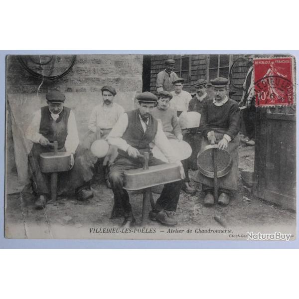 CPA Manche Villedieu-les-Poles Atelier de chaudronnerie