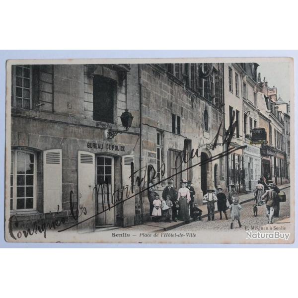 CPA Oise Senlis Place de l'htel de ville Bureau de police