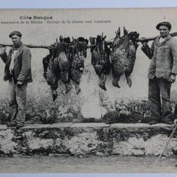 CPA Pyrénées-Atlantiques Ascain Retour de la chasse aux vautours