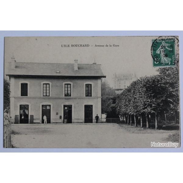 CPA Indre-et-Loire L'le Bouchard Avenue de la gare