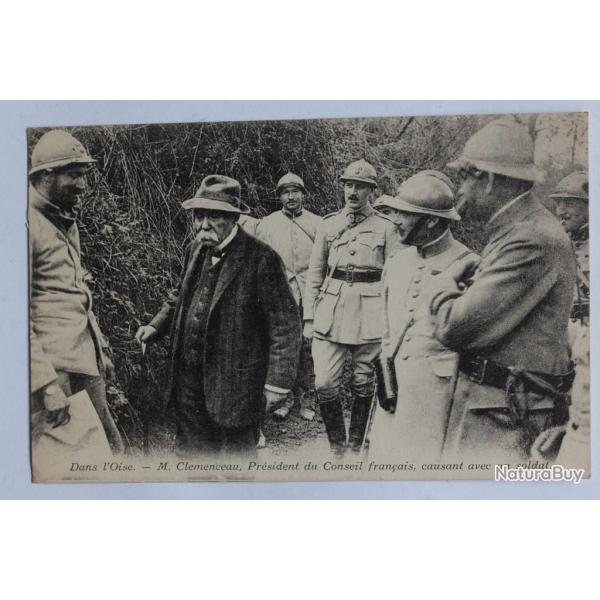 CPA Oise Clemenceau Prsident du conseil causant avec un soldat