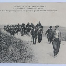 CPA Grèves de Draveil-Vigneux Journée sanglante Dragons
