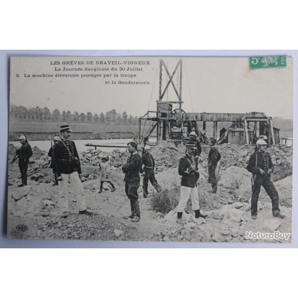 CPA Grves de Draveil-Vigneux Journe sanglante machine lvatoire