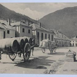 CPA Savoie Modane La gare Transport de tonneaux Attelages