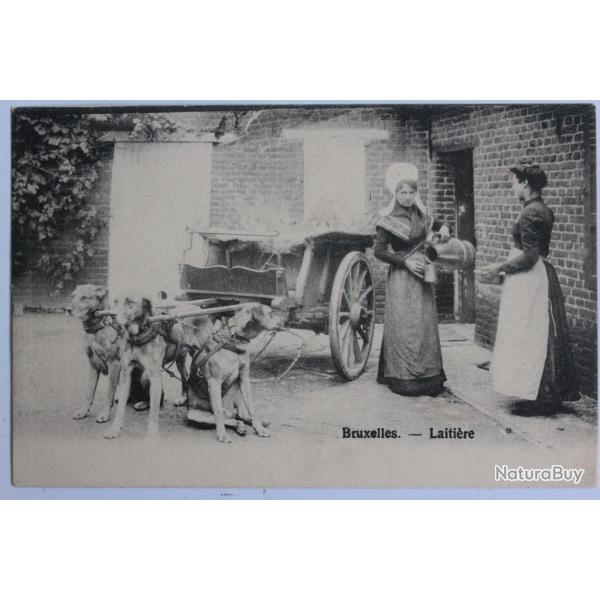 CPA Belgique Bruxelles Laitire Attelage de chiens