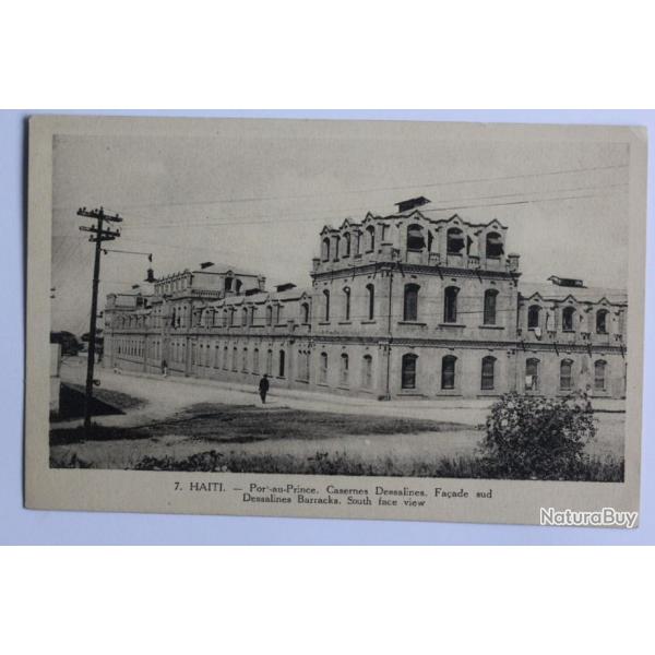 CPA Hati Port au Prince Casernes Dessalines faade Sud