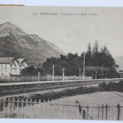 CPA Haute-Savoie Marignier La gare et le Mont Orchez