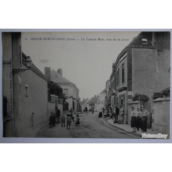 CPA Cond-Sur-Huisne La Grande rue vue de la place Orne
