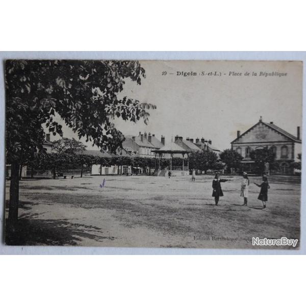 CPA Digoin Place de la Rpublique Sane-et-Loire