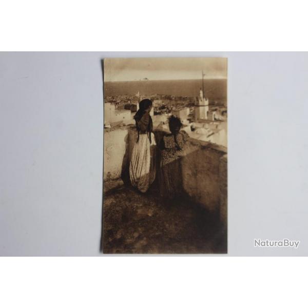 Carte postale ancienne Mauresques sur la terrasse Algrie