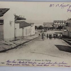 Carte postale ancienne Guyotville Avenue de l'église Algérie